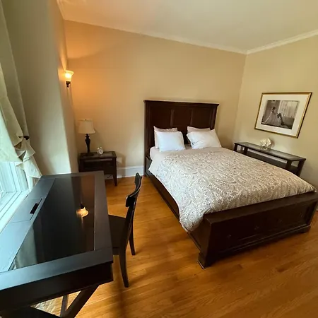 The Century House Bed And Breakfast Ottawa-2